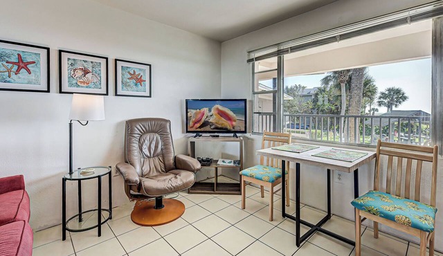 Directly on the Gulf - Unit 14 - 1 Bedroom - Second Floor - Sleeps up to 5