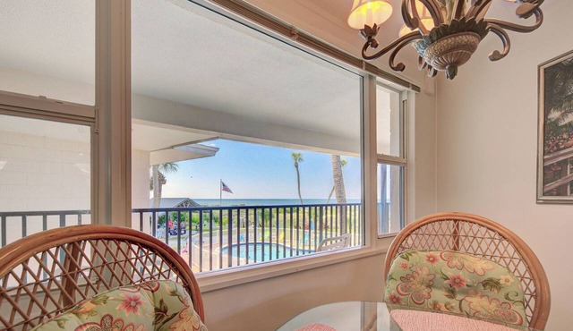 Directly on the Gulf - Unit 16 - 1 Bedroom - Second Floor - Sleeps 4