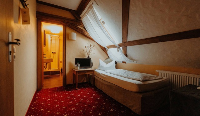 Double room for 2 guests with 10m² in Oppurg (95893) in Oppurg