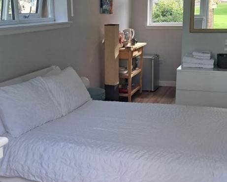 Double Room with bathroom in Penicuik