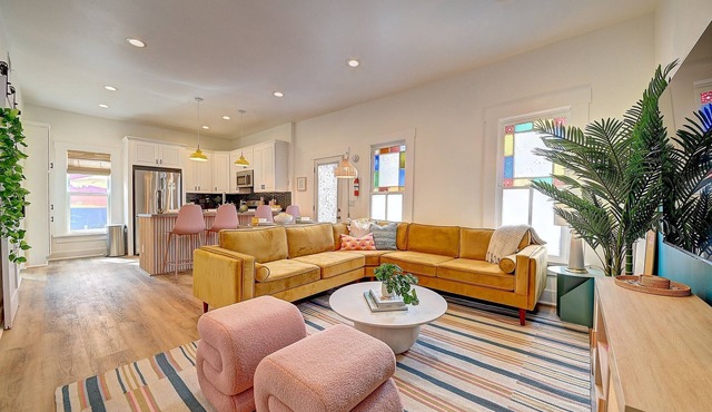 Downtown Boho Bungalow with Spa, Fire Pit & Parking in San Diego