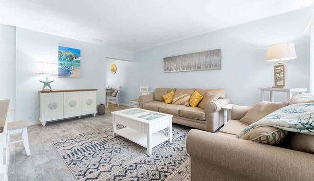 Downtown Escape! 1 bedroom Cute Villa in Sarasota!