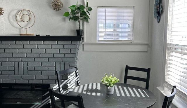 Downtown Hideaway 1-Bedroom Bungalow