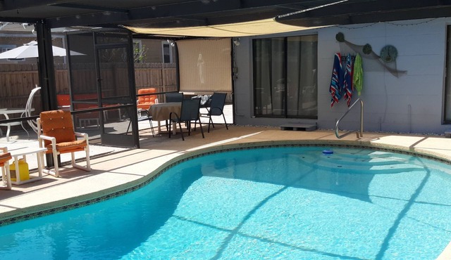 Downtown Safety Harbor 2 Bed 1 Bath Pool Home, 20 minutes from Clearwater beach