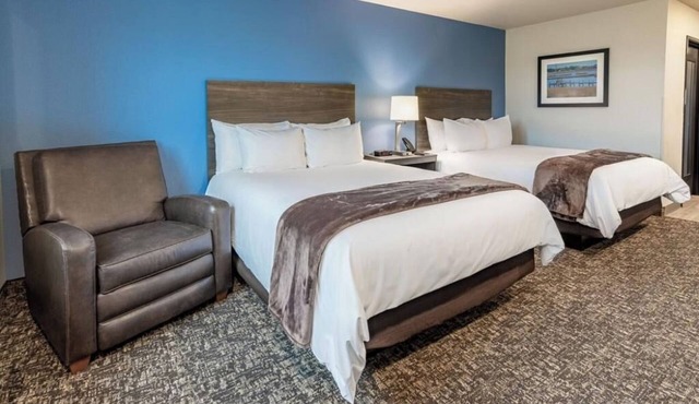 Enjoy a Fully Equipped Retreat Near - Fisherman’s Village – 6.4 miles