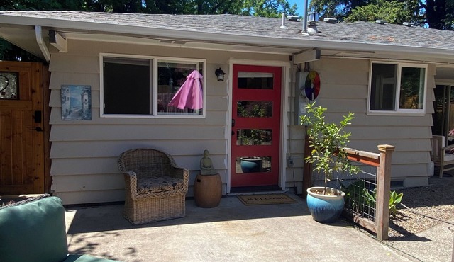 Eugene Friendly Street Neighborhood Retreat in Eugene