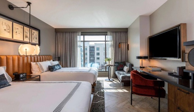 Experience an Ideal Blend of Luxury & Comfort! in Savannah