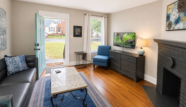 Extended Stay NE Hickory 1 Bedroom 1 Bath Workspace, Washer Dryer, duplex apt. in Hickory