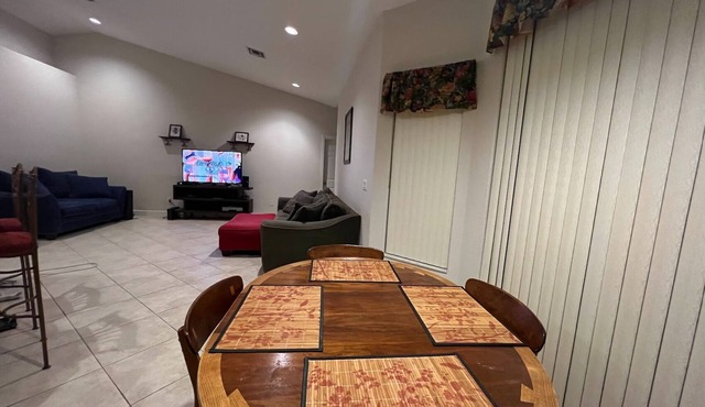 Fabulous 5-bedroom bungalow, minutes from major highways and beach. in Boynton Beach
