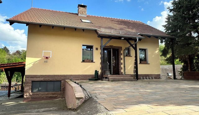 Ferienhaus "Am Ettersberg" mit Waldblick, Sonnenterrasse und Sauna in Ettersburg