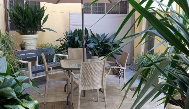 Florence Historic Center | Private Courtyard | Walk to Everything, WIFI, AC in Firenze
