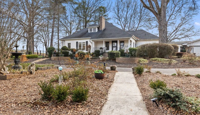 Foothills Retreat with Timeless Charm & Scenic Grounds