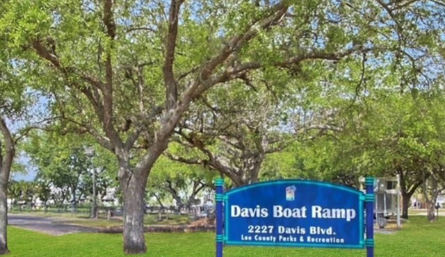 Fort Myers Shores quiet, 3-BR/2 BA renovated pet-friendly House