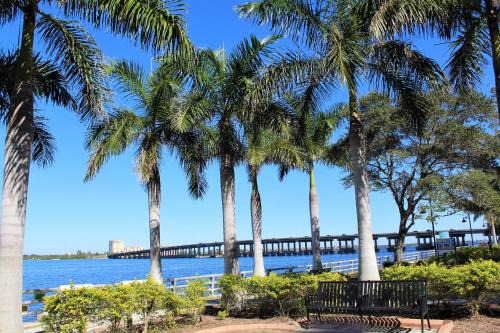 Golf Coast Charmer in Bradenton