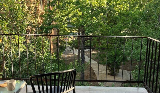 Gorgeous Griffith 2Bed/1Bath Pad in Griffith
