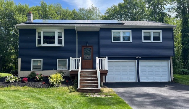 Great East Side Home - 5 mins from track and town in Saratoga Springs