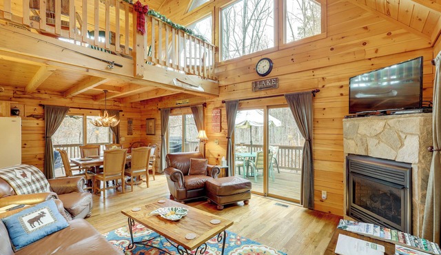 Great for Groups! Quiet Nebo Cabin w/Lake Access in Nebo