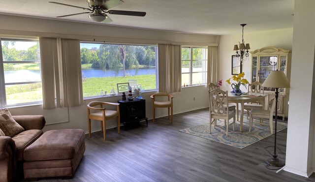 Ground floor overlooking private lake