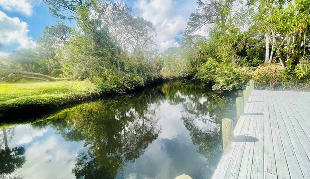 Gulf access. FREE Kayaks,SUP’s & Canoe.Bring your boat,bring the pups!