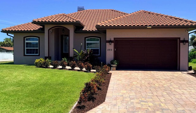 Gulf Breeze Estate-Luxury NEW Build Private Villa-Heated Saltwater pool