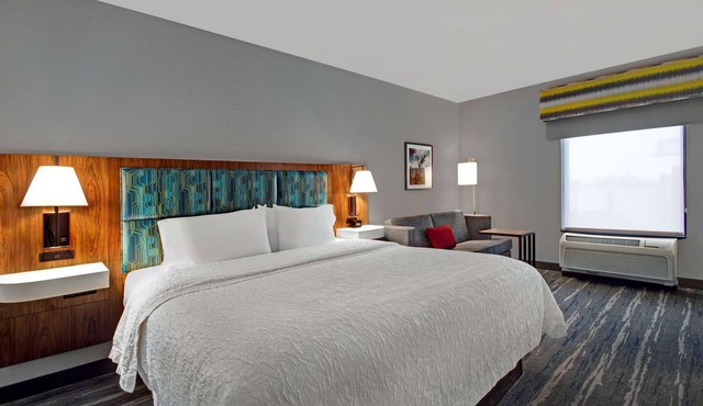 Hampton Inn & Suites Syracuse Dewitt in Syracuse