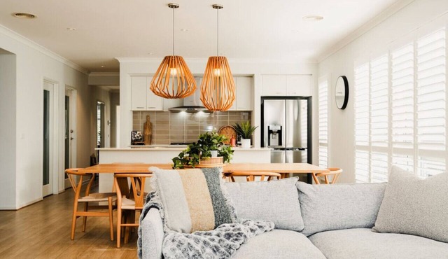 Hamptons Haven; Luxe 4 bedroom, 2 bathroom, WIFI in Armstrong Creek