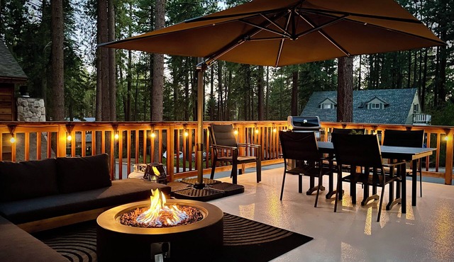 Hangout Den,HotTub 8,Sauna,Cold Plunge,FirePit,Trails,Beach Nearby,AC,Sleeps 10 in Zephyr Cove