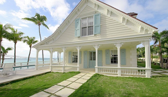 Harbourside house with private pool - amazing sea views! in Governor's Harbour