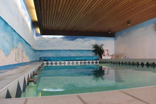 Haus Abbi, Ferienwohnung mit Schwimmbad in Hage