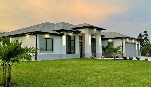 Hidden Gem with Jacuzzi, Waterfront