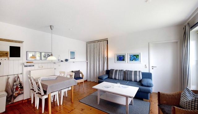 Holiday Home 'Möve Aba Bungalow 68' with Private Terrace, Shared Garden and Wi-Fi in Rerik