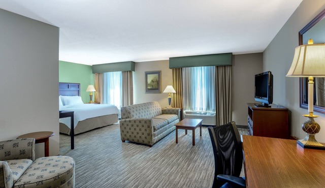 Holiday Inn Express & Suites Bradenton East-Lakewood Ranch by IHG