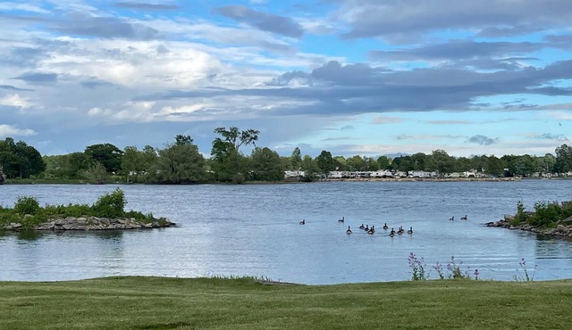 Idyllic 2 bedroom Apartment/Flat on Lake Ontario in Cape Vincent