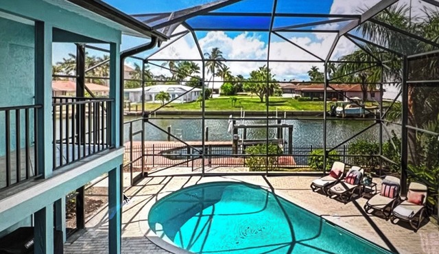 Just Minutes from The Ritz-Carlton & Vanderbilt Beach-Spacious Naples Pool Home