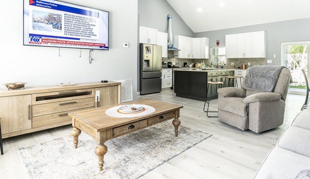 La Belle Getaway | Modern Chef's Kitchen