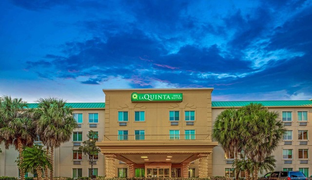 La Quinta Inn & Suites by Wyndham Miami Cutler Bay