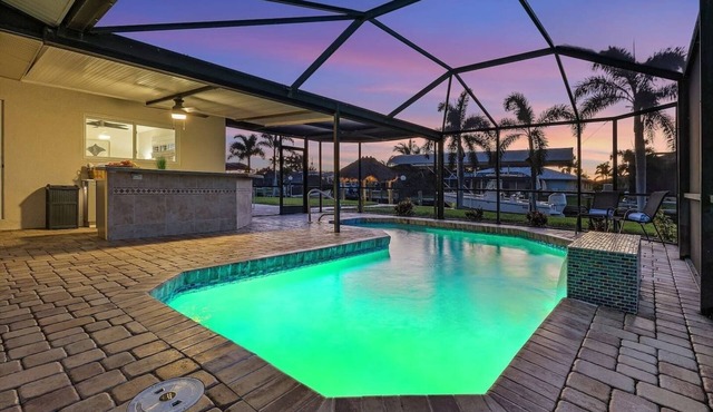 Laid Back & Lavish-newly renovated 5bed/2bath/pool