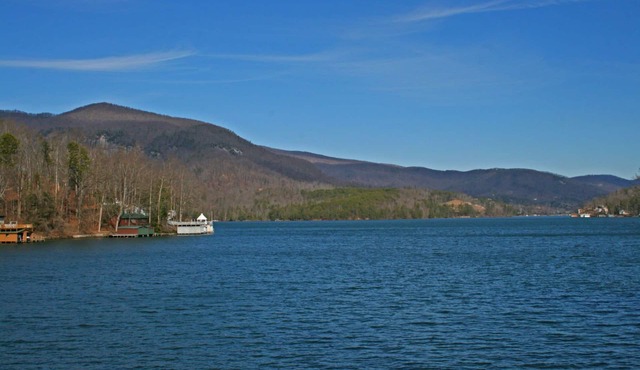 Lake Haven - Lakefront - Dog Friendly- sleeps 8