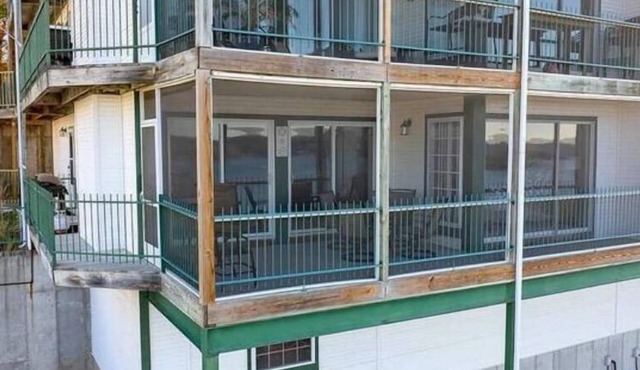 Lakefront Condo - Stunning Views in Lake Ozark