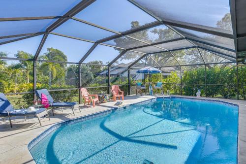 Lanai, Pool & Hot Tub! Fort Myers Coastal Retreat