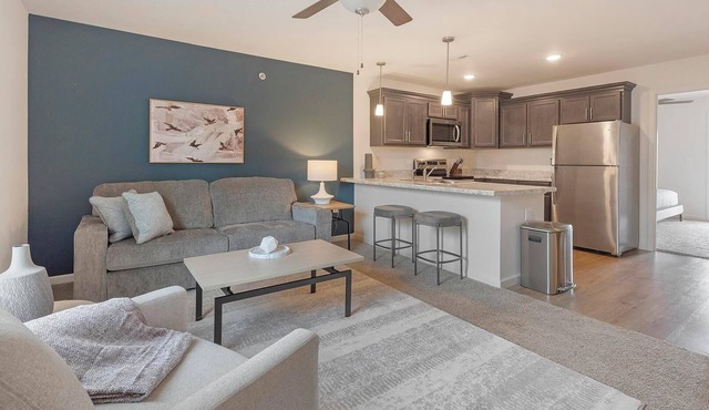 Landing | Amazing 1BD, Pool, Clubhouse