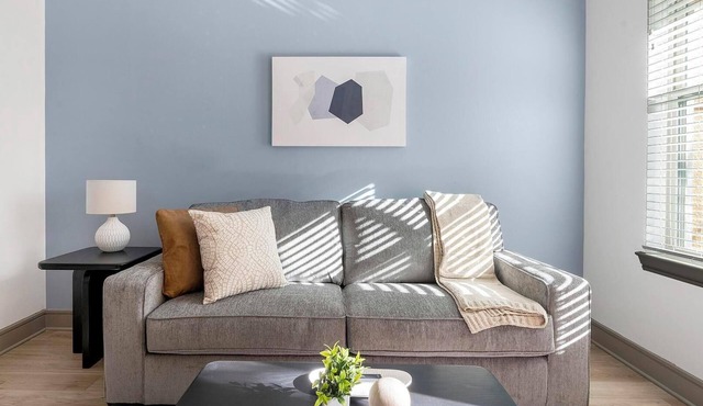 Landing | Beautiful 1BD, Courtyard, Clubhouse