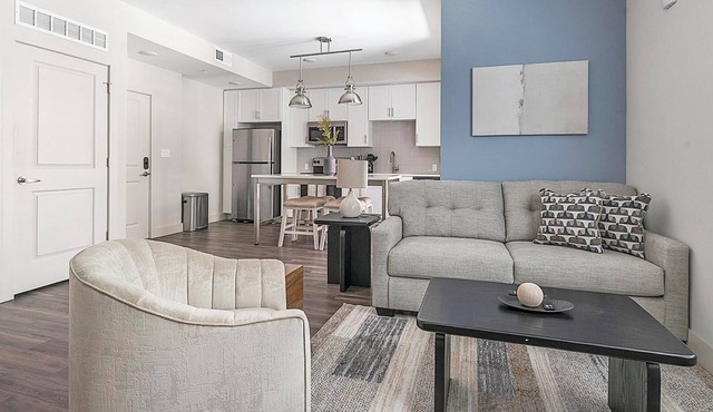 Landing | Chic 1BD, Gym