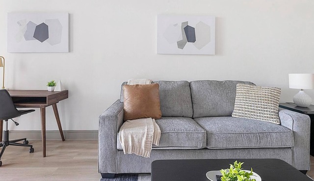 Landing | Modern 1BD, Clubhouse, Courtyard