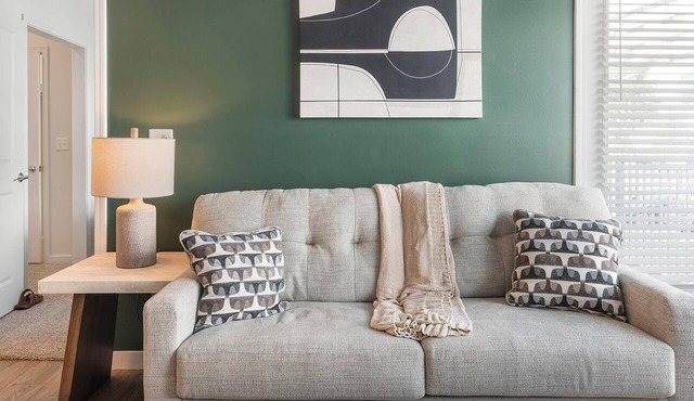 Landing | Stunning 2BD, Clubhouse in Tarpon Springs