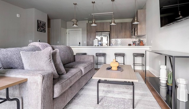Landing | Stylish 1BD, Clubhouse, Pool