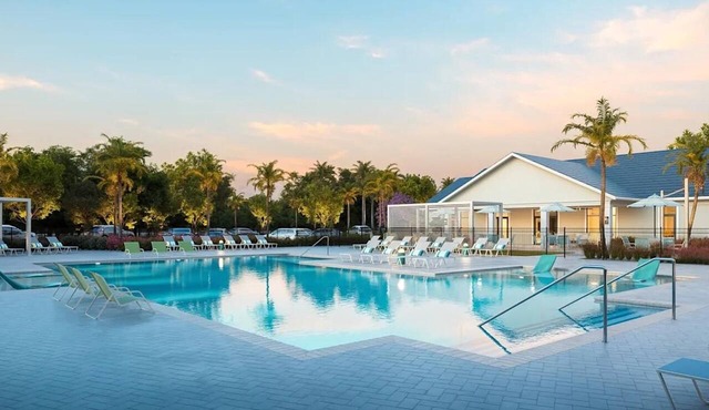 Landing | Stylish 2BD, Pool