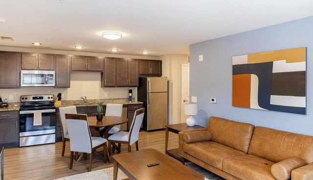 Landing | Stylish 2BD, Game Room, Pool
