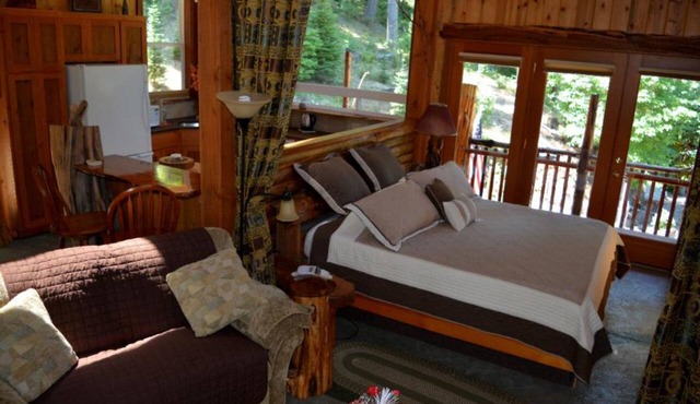Lanzarotta Bed and Breakfast in Eugene