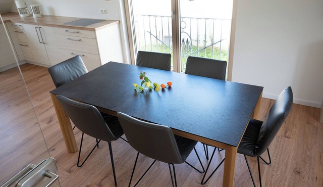 Large 110m2 vacation apartment with 4 bedrooms in Sulzfeld im Grabfeld